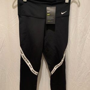 Nike crop leggings